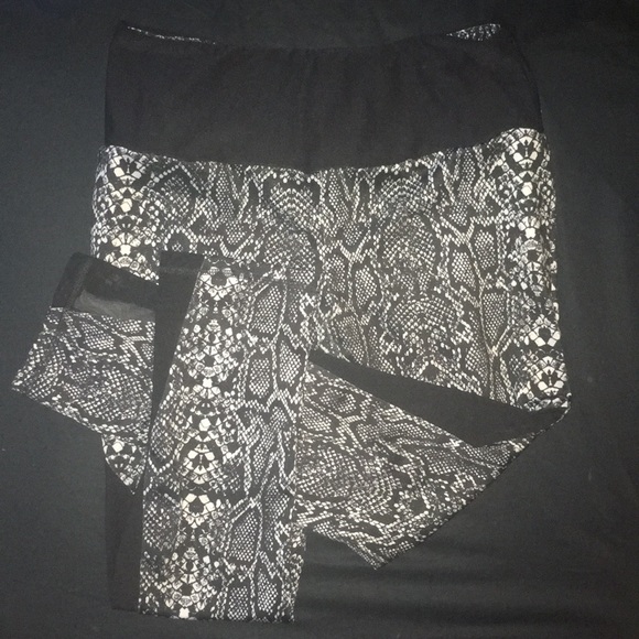 Workout leggings - Picture 1 of 2